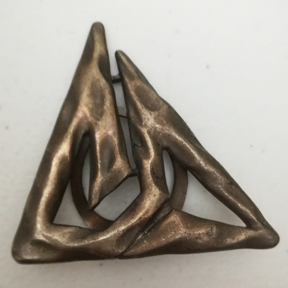 Vintage Triangle Nautical Brass Scarf Clip - Picture 1 of 6